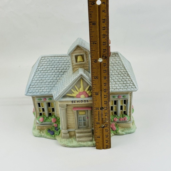 Cottontail‎ Lighted School House Easter Cottage Midwest of Cannon Falls #01378-6 - Picture 7 of 7